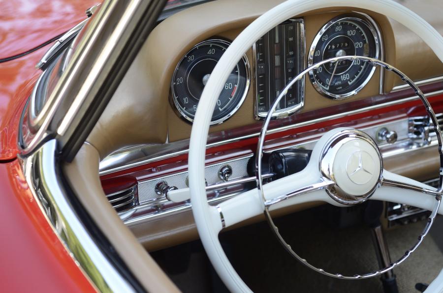  Mercedes-Benz 300 SL Roadster 1960 года  (фото 49 из 60)